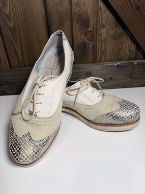 Wedgewood Two-Tone Neutral Wingtip Oxfords - Beige Snake Trim